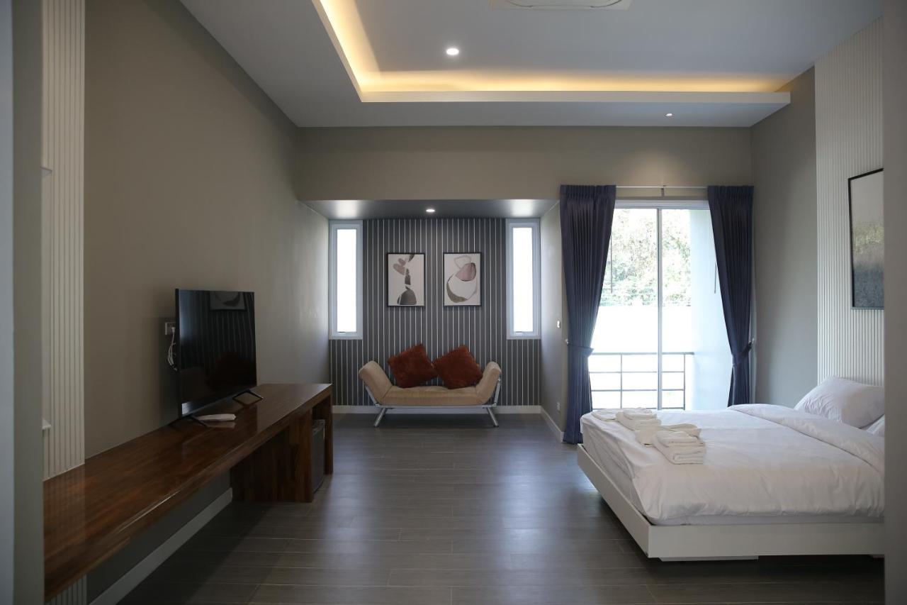 Club45 Hotel Kham Yai Exterior photo